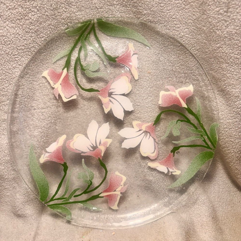 Floral fused Art Glass Plate with Pink and White Flowers Travis collection